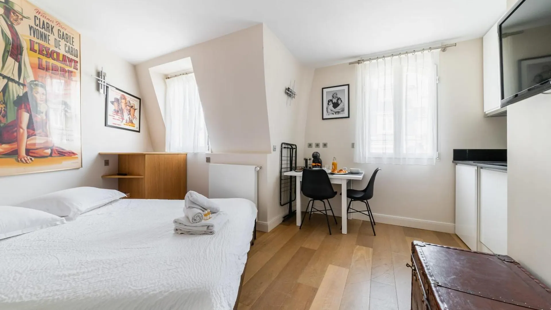 Studio Refait A Neuf Metro Pereire Paris 17 - 2P